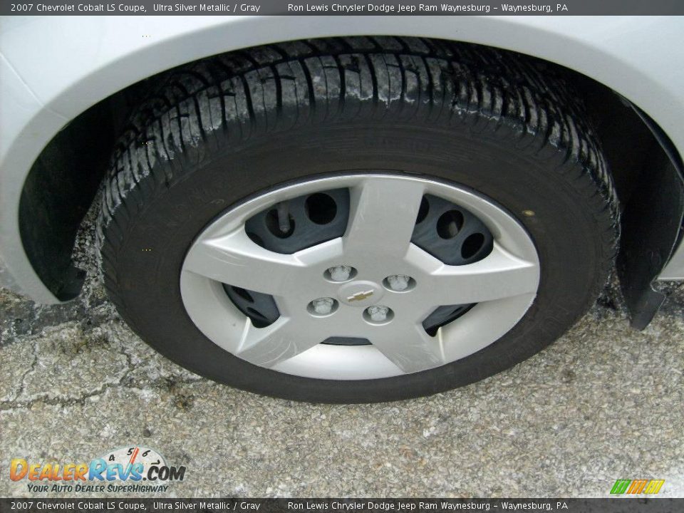 2007 Chevrolet Cobalt LS Coupe Ultra Silver Metallic / Gray Photo #8