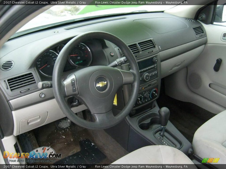 2007 Chevrolet Cobalt LS Coupe Ultra Silver Metallic / Gray Photo #10