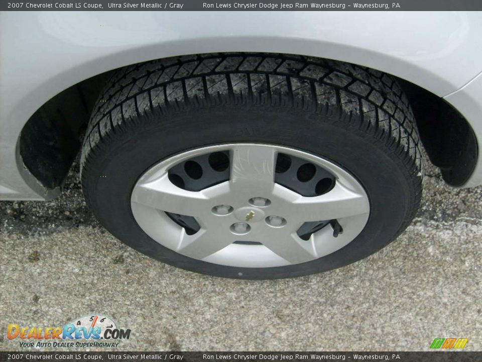 2007 Chevrolet Cobalt LS Coupe Ultra Silver Metallic / Gray Photo #13