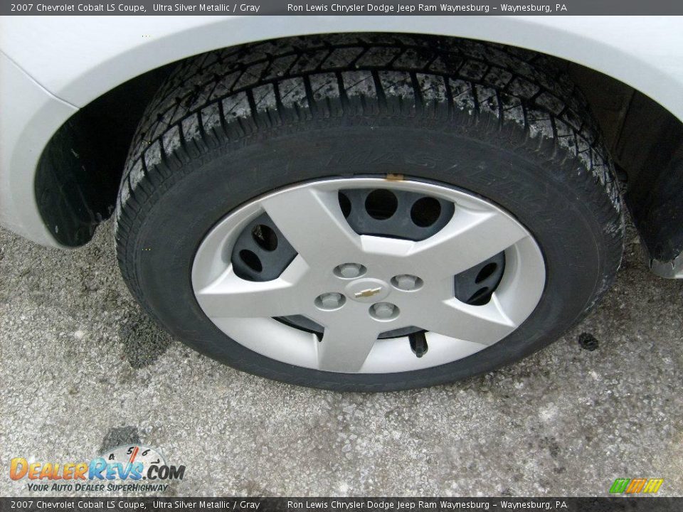 2007 Chevrolet Cobalt LS Coupe Ultra Silver Metallic / Gray Photo #14