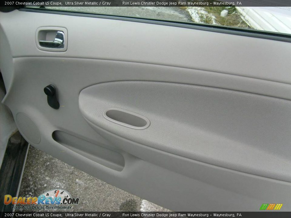 2007 Chevrolet Cobalt LS Coupe Ultra Silver Metallic / Gray Photo #19