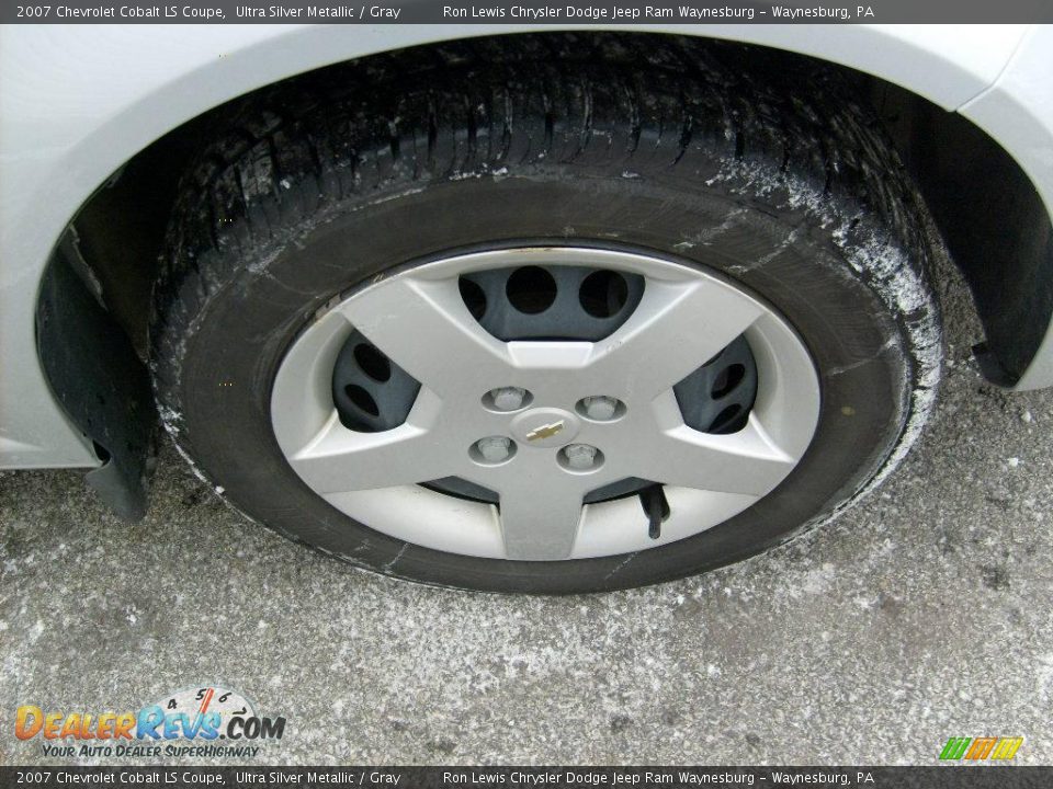2007 Chevrolet Cobalt LS Coupe Ultra Silver Metallic / Gray Photo #21