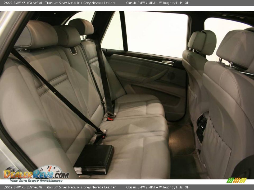 2009 BMW X5 xDrive30i Titanium Silver Metallic / Grey Nevada Leather Photo #16