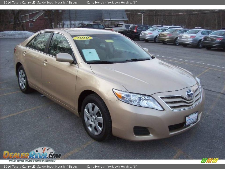 Front 3/4 View of 2010 Toyota Camry LE Photo #1
