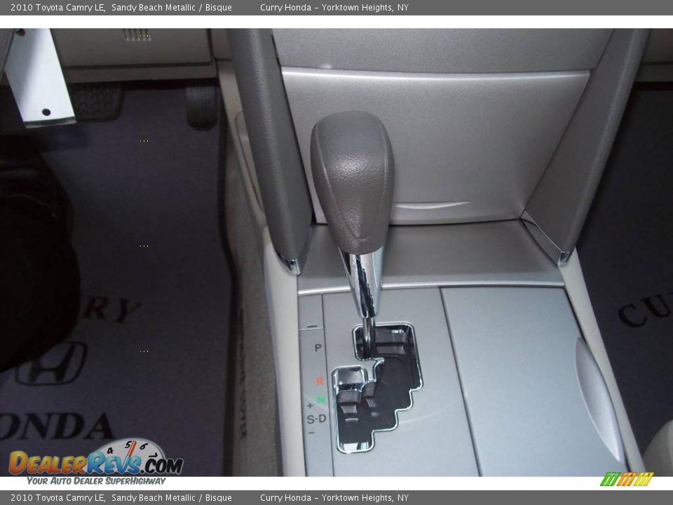 2010 Toyota Camry LE Shifter Photo #18