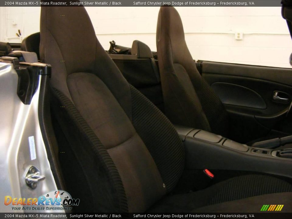 2004 Mazda MX-5 Miata Roadster Sunlight Silver Metallic / Black Photo #16
