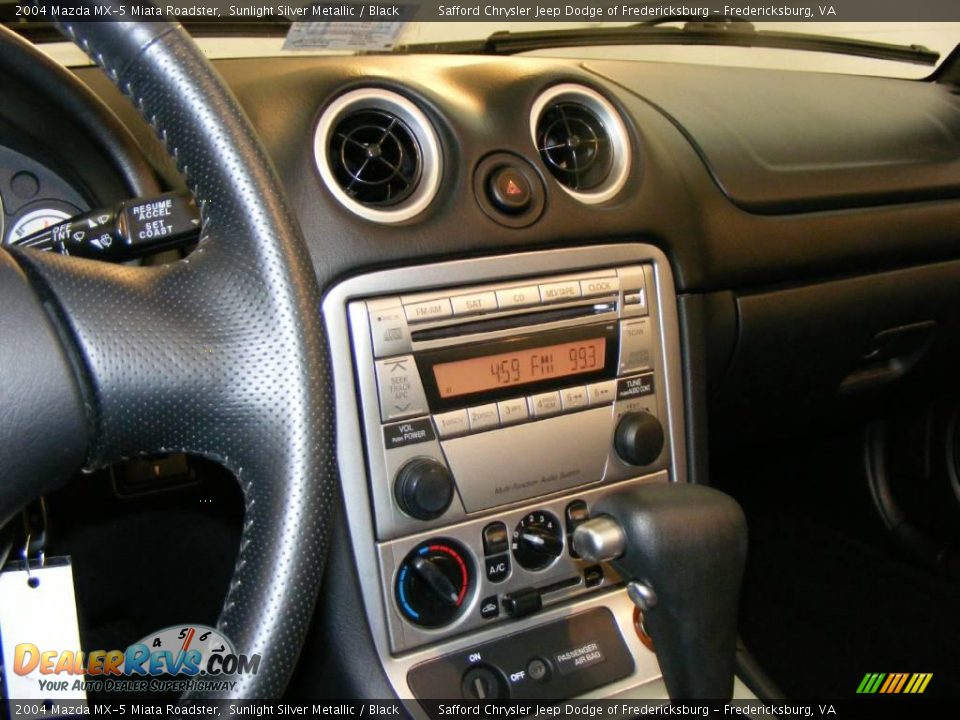 2004 Mazda MX-5 Miata Roadster Sunlight Silver Metallic / Black Photo #17