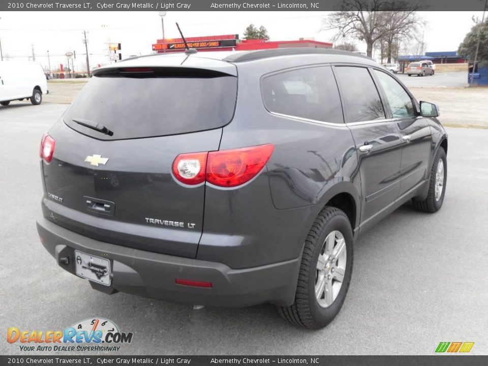 2010 Chevrolet Traverse LT Cyber Gray Metallic / Light Gray Photo #4