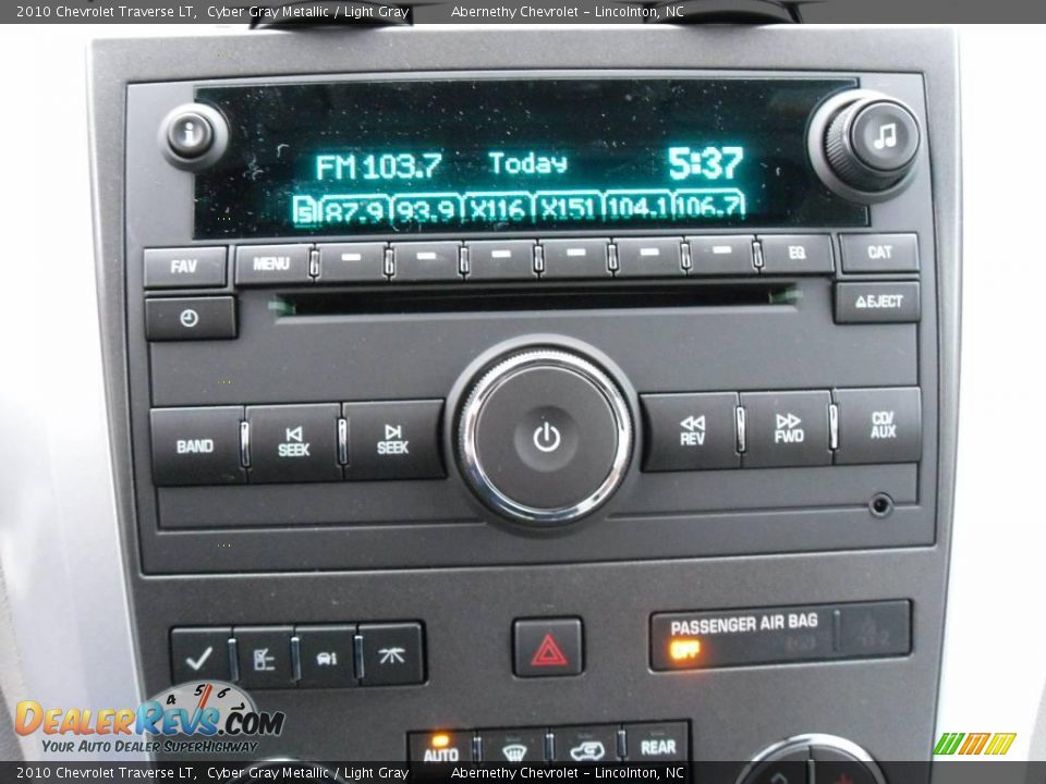 2010 Chevrolet Traverse LT Cyber Gray Metallic / Light Gray Photo #24