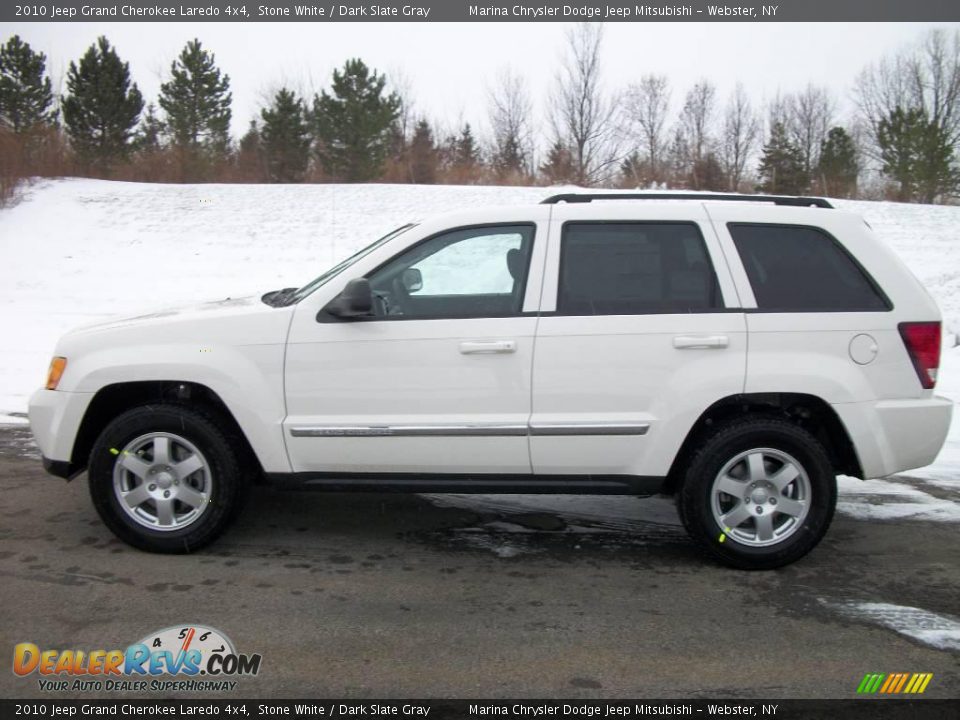 2010 Jeep Grand Cherokee Laredo 4x4 Stone White / Dark Slate Gray Photo #2