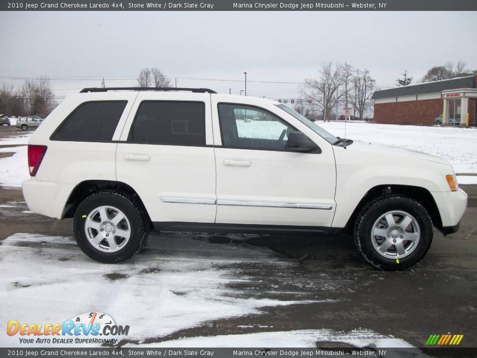 2010 Jeep Grand Cherokee Laredo 4x4 Stone White / Dark Slate Gray Photo #6