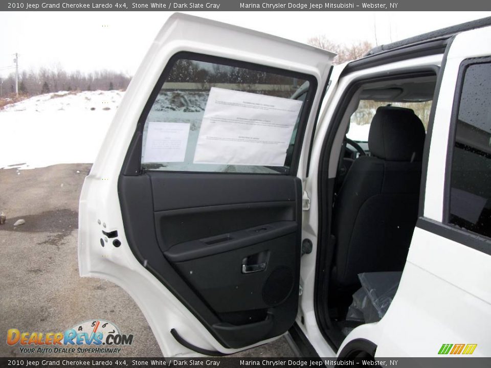 2010 Jeep Grand Cherokee Laredo 4x4 Stone White / Dark Slate Gray Photo #11