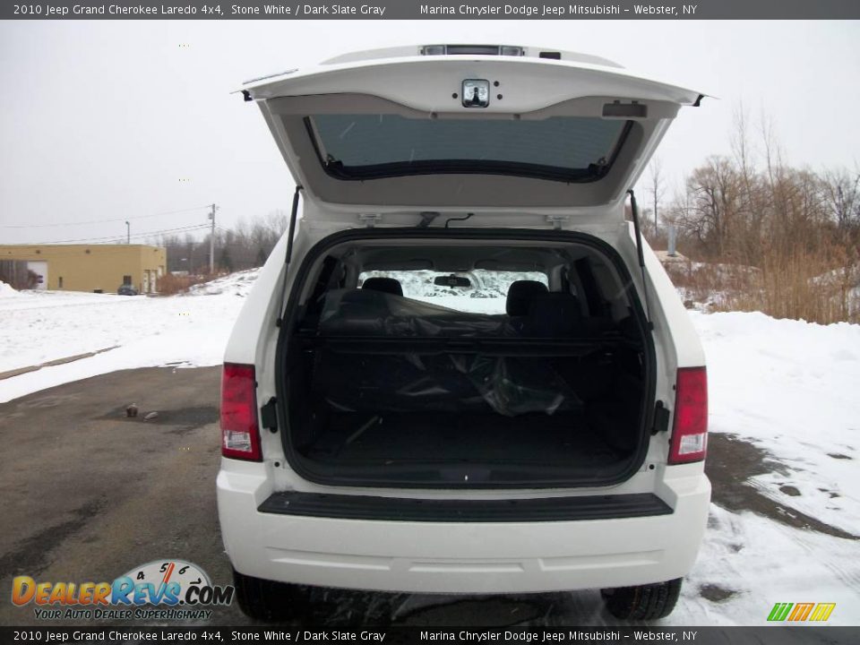 2010 Jeep Grand Cherokee Laredo 4x4 Stone White / Dark Slate Gray Photo #13
