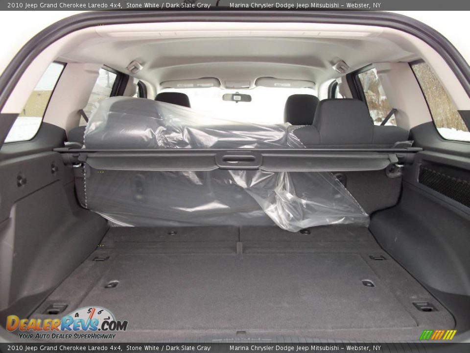2010 Jeep Grand Cherokee Laredo 4x4 Stone White / Dark Slate Gray Photo #14