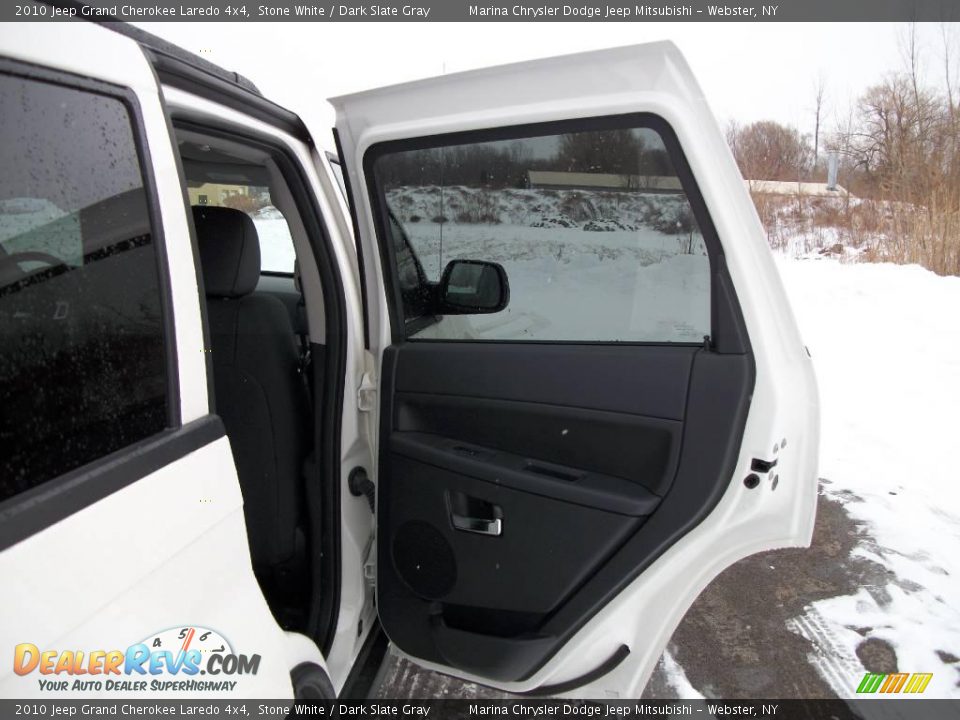 2010 Jeep Grand Cherokee Laredo 4x4 Stone White / Dark Slate Gray Photo #15