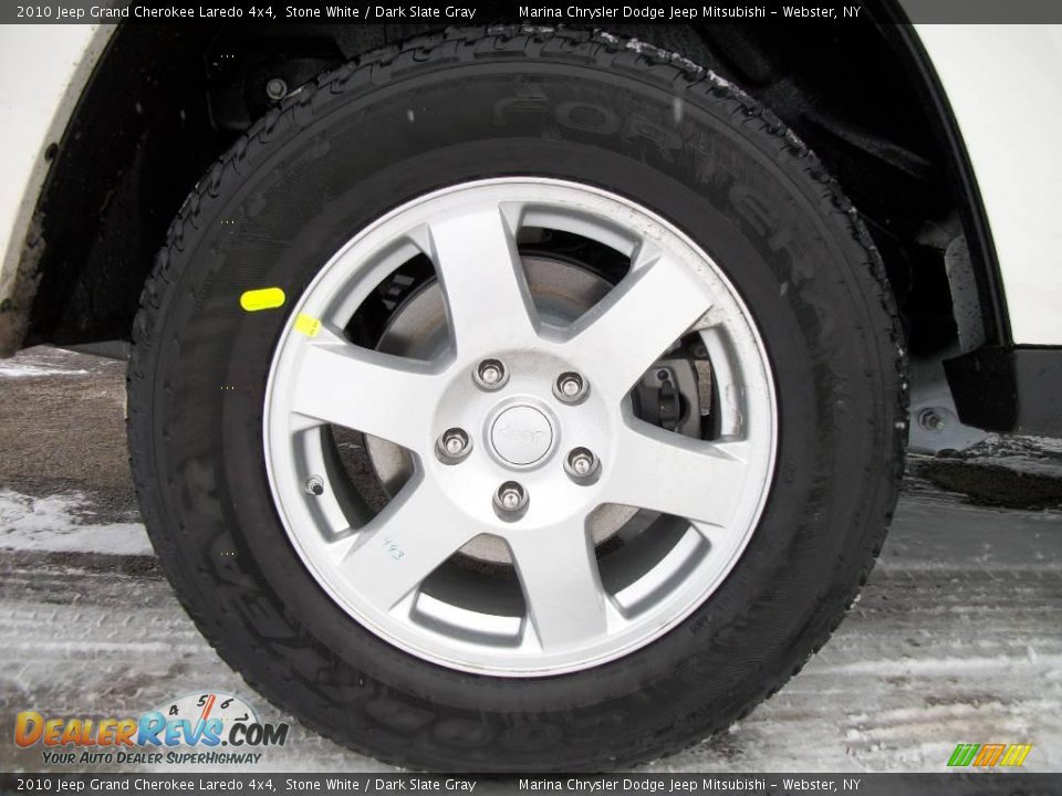 2010 Jeep Grand Cherokee Laredo 4x4 Stone White / Dark Slate Gray Photo #19