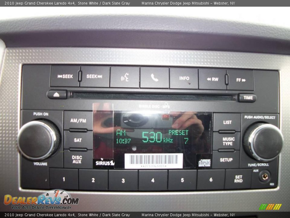 2010 Jeep Grand Cherokee Laredo 4x4 Stone White / Dark Slate Gray Photo #24