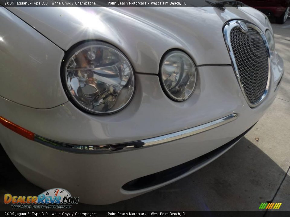 2006 Jaguar S-Type 3.0 White Onyx / Champagne Photo #9