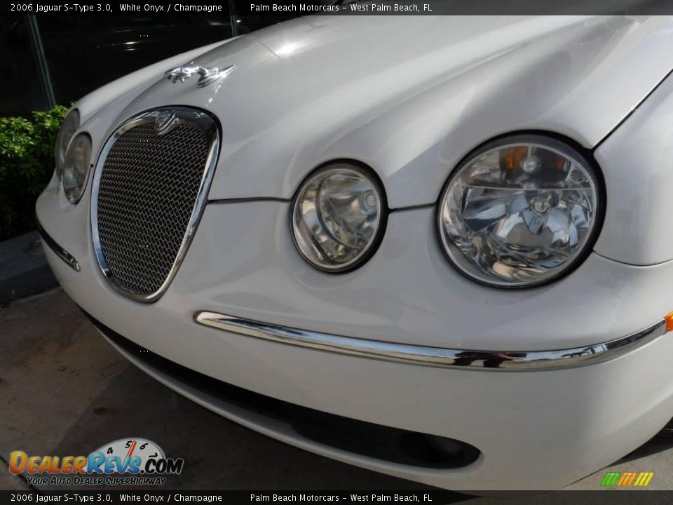 2006 Jaguar S-Type 3.0 White Onyx / Champagne Photo #10