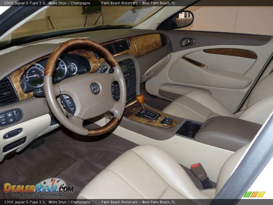 2006 Jaguar S-Type 3.0 White Onyx / Champagne Photo #15