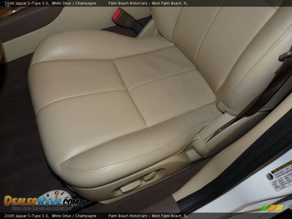 2006 Jaguar S-Type 3.0 White Onyx / Champagne Photo #19