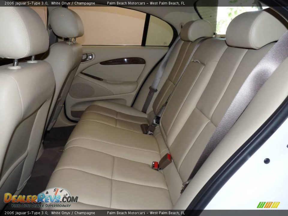 2006 Jaguar S-Type 3.0 White Onyx / Champagne Photo #21