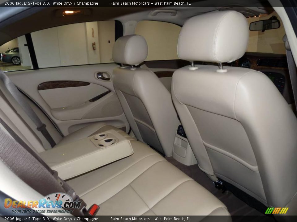 2006 Jaguar S-Type 3.0 White Onyx / Champagne Photo #23