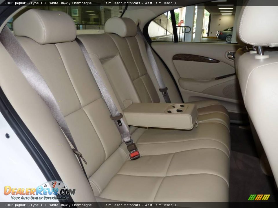 2006 Jaguar S-Type 3.0 White Onyx / Champagne Photo #24