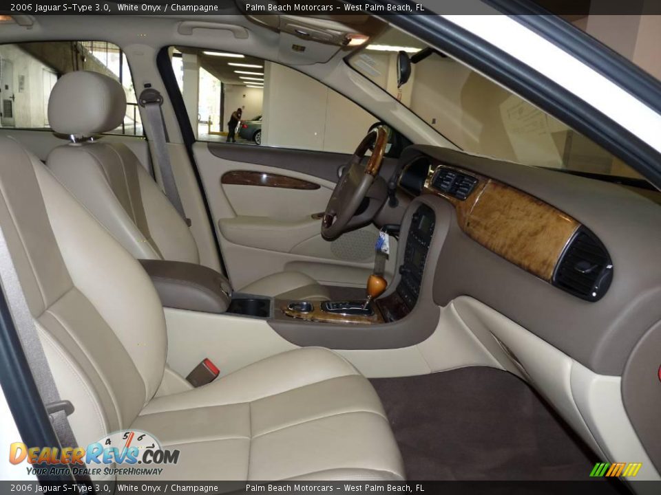 2006 Jaguar S-Type 3.0 White Onyx / Champagne Photo #26