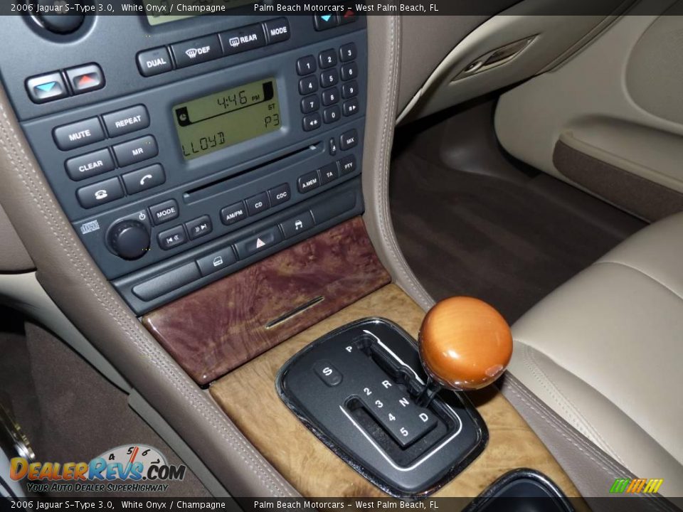 2006 Jaguar S-Type 3.0 White Onyx / Champagne Photo #31
