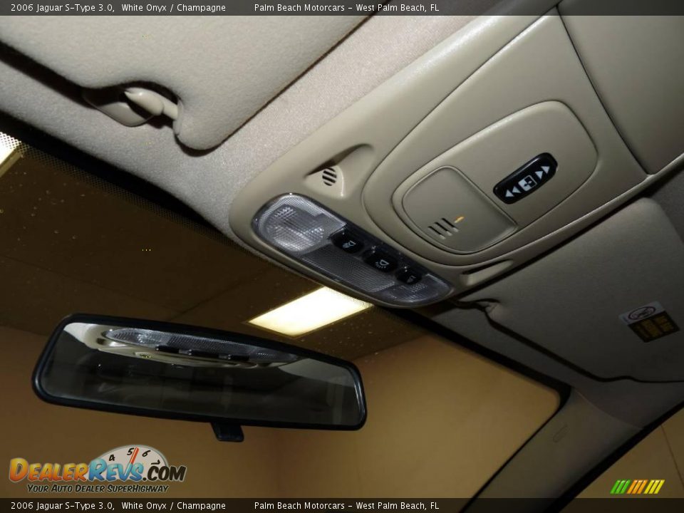 2006 Jaguar S-Type 3.0 White Onyx / Champagne Photo #34