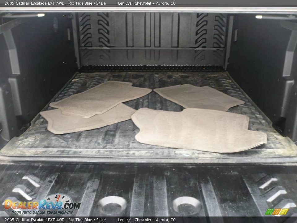 2005 Cadillac Escalade EXT AWD Rip Tide Blue / Shale Photo #13