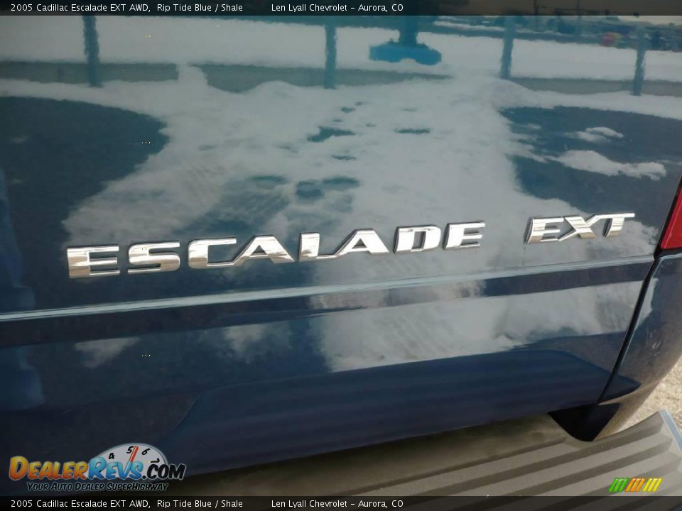 2005 Cadillac Escalade EXT AWD Rip Tide Blue / Shale Photo #15