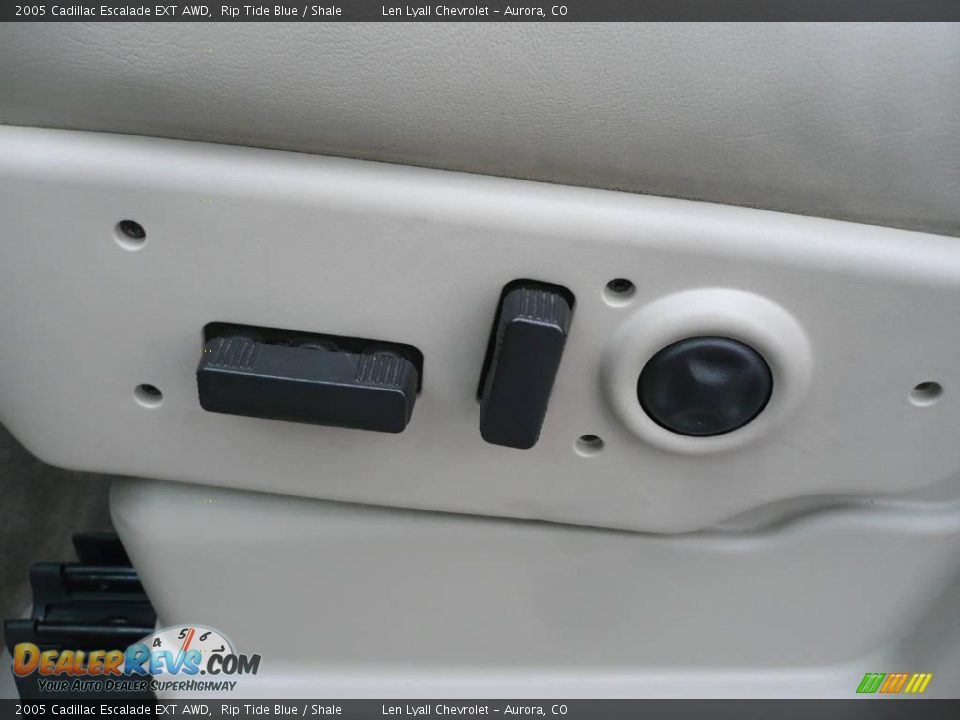 2005 Cadillac Escalade EXT AWD Rip Tide Blue / Shale Photo #24