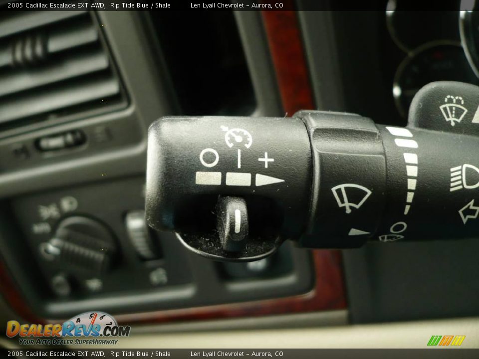 2005 Cadillac Escalade EXT AWD Rip Tide Blue / Shale Photo #25