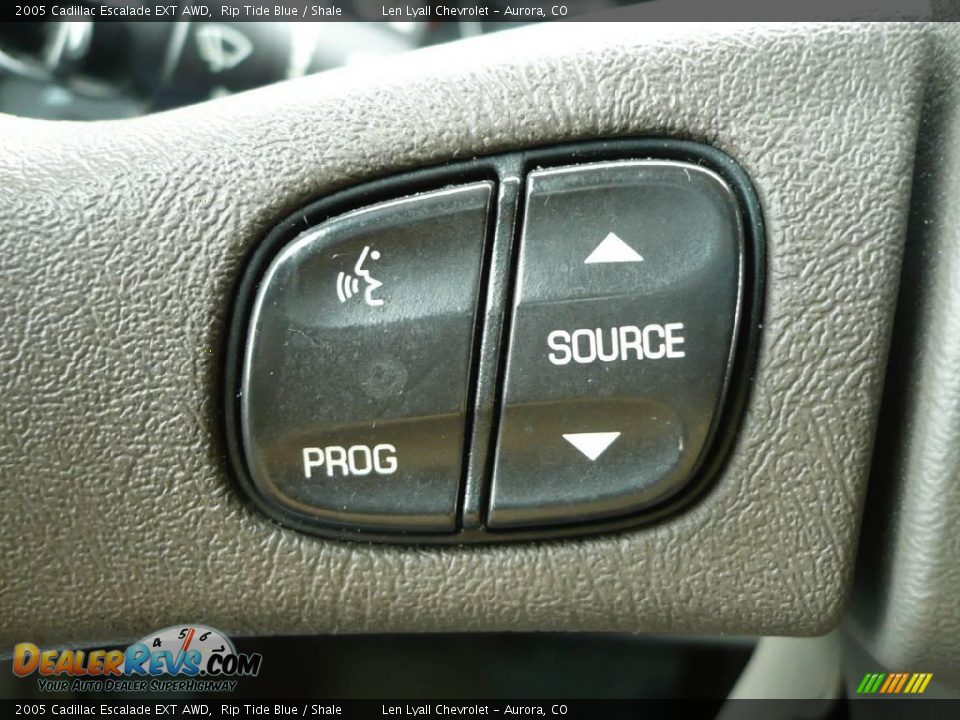 2005 Cadillac Escalade EXT AWD Rip Tide Blue / Shale Photo #26