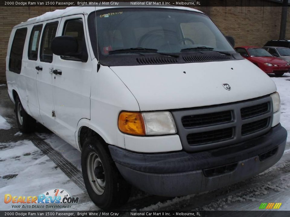 2000 Dodge Ram Van 1500 Passenger Bright White / Mist Gray Photo #3
