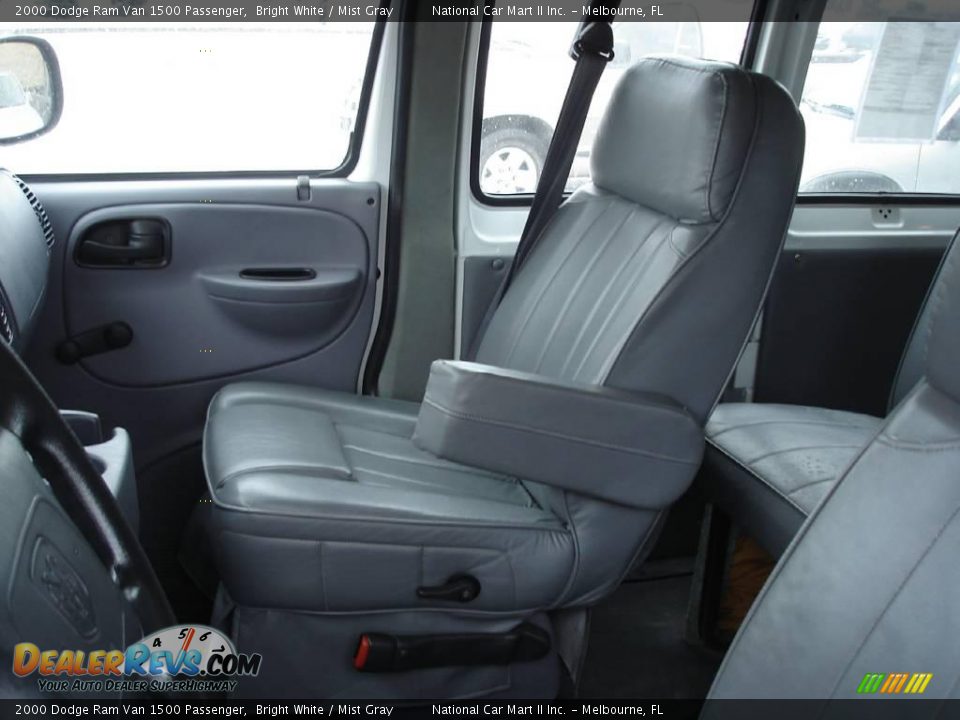 2000 Dodge Ram Van 1500 Passenger Bright White / Mist Gray Photo #10
