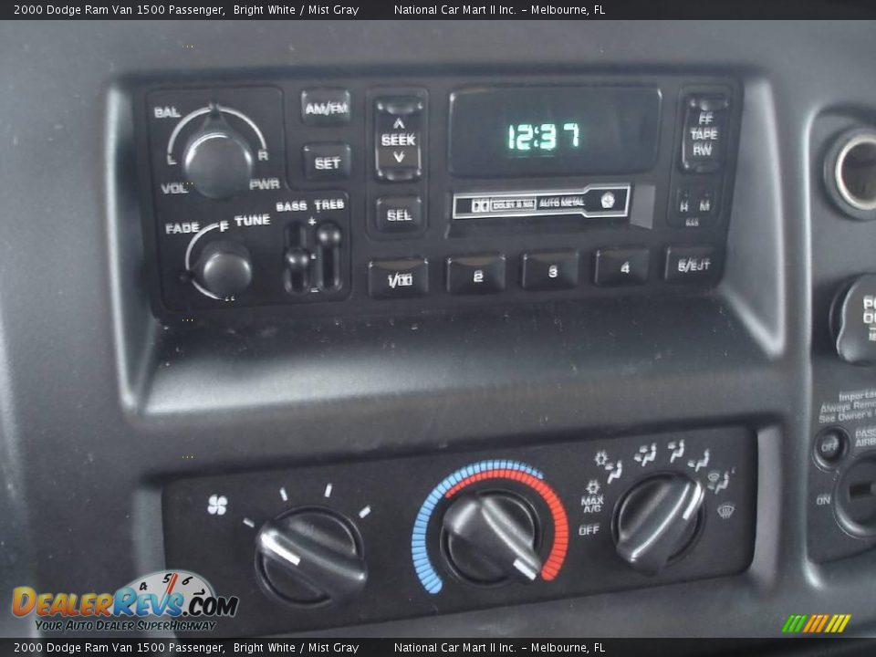 2000 Dodge Ram Van 1500 Passenger Bright White / Mist Gray Photo #13