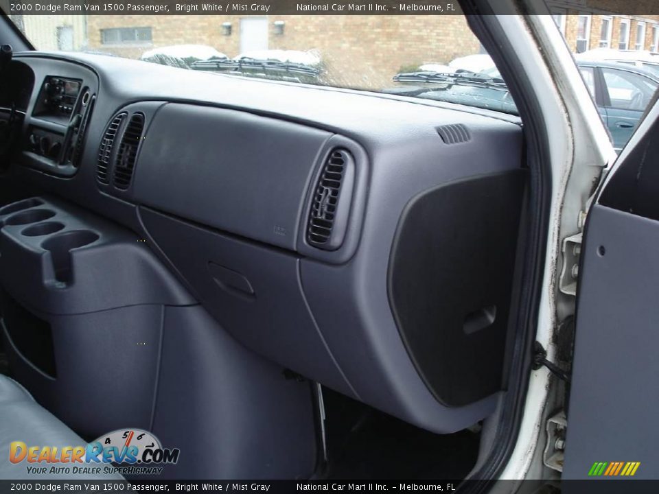 2000 Dodge Ram Van 1500 Passenger Bright White / Mist Gray Photo #19