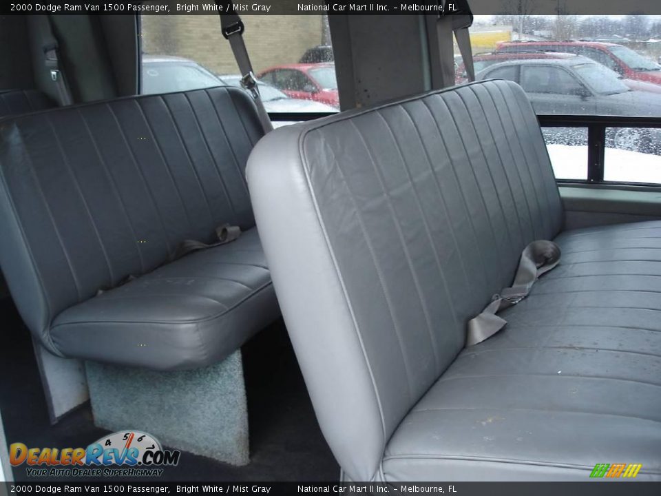 2000 Dodge Ram Van 1500 Passenger Bright White / Mist Gray Photo #23