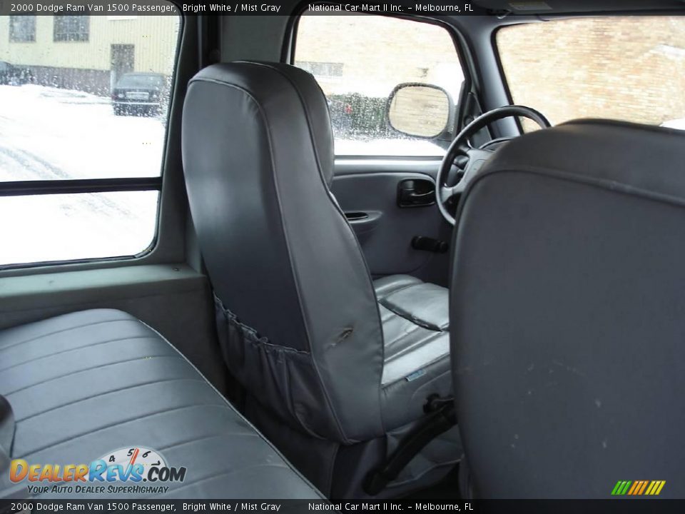2000 Dodge Ram Van 1500 Passenger Bright White / Mist Gray Photo #24