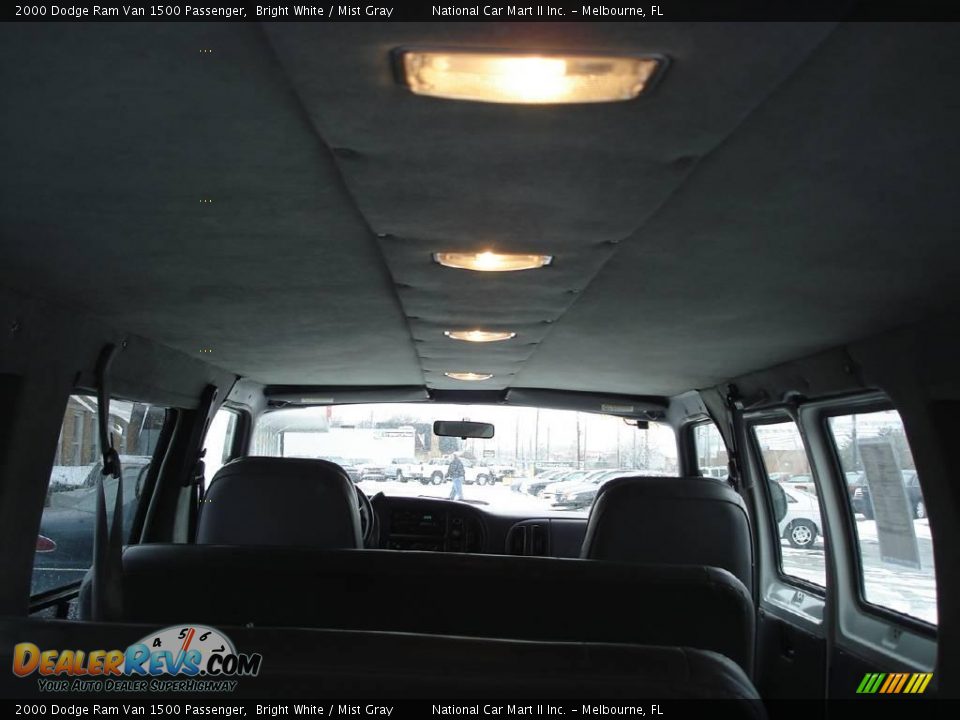 2000 Dodge Ram Van 1500 Passenger Bright White / Mist Gray Photo #28