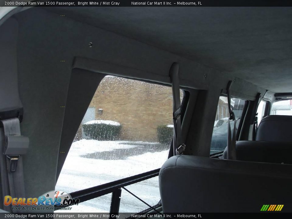 2000 Dodge Ram Van 1500 Passenger Bright White / Mist Gray Photo #29