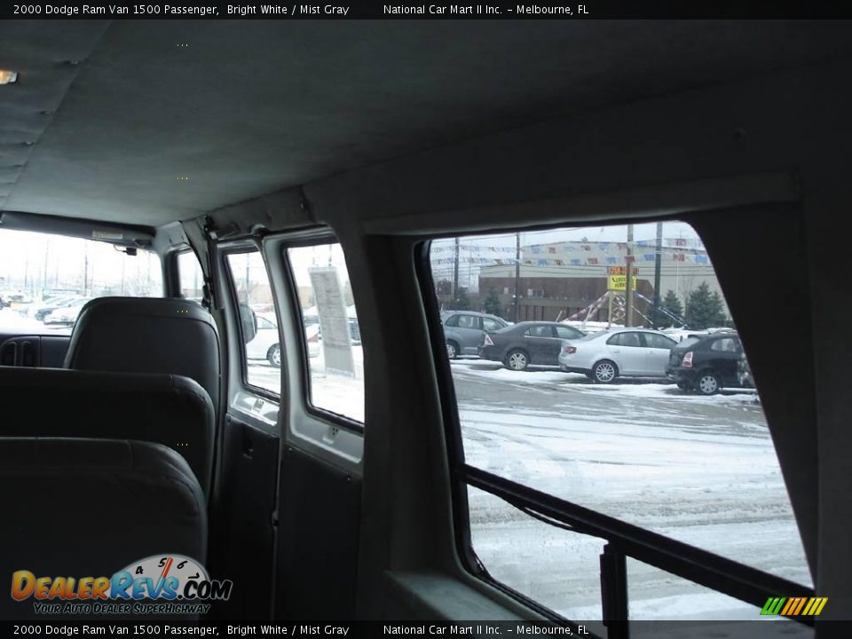2000 Dodge Ram Van 1500 Passenger Bright White / Mist Gray Photo #30