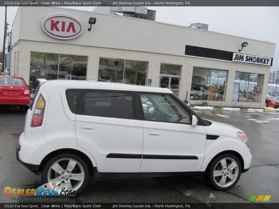 2010 Kia Soul Sport Clear White / Red/Black Sport Cloth Photo #2