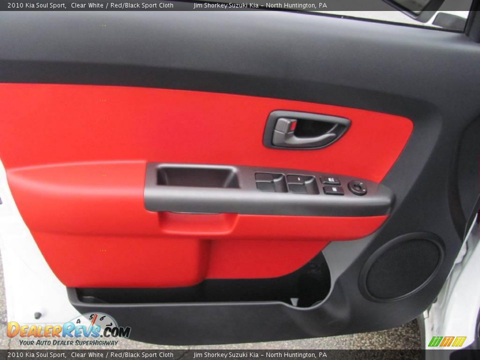 2010 Kia Soul Sport Clear White / Red/Black Sport Cloth Photo #6