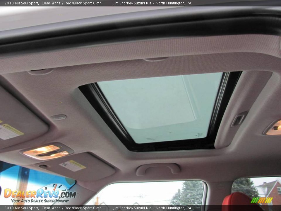 2010 Kia Soul Sport Clear White / Red/Black Sport Cloth Photo #13