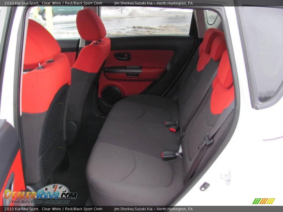 2010 Kia Soul Sport Clear White / Red/Black Sport Cloth Photo #17