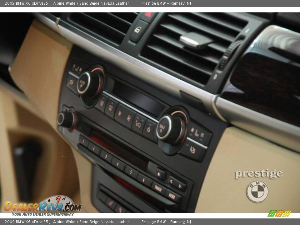 2009 BMW X6 xDrive35i Alpine White / Sand Beige Nevada Leather Photo #17